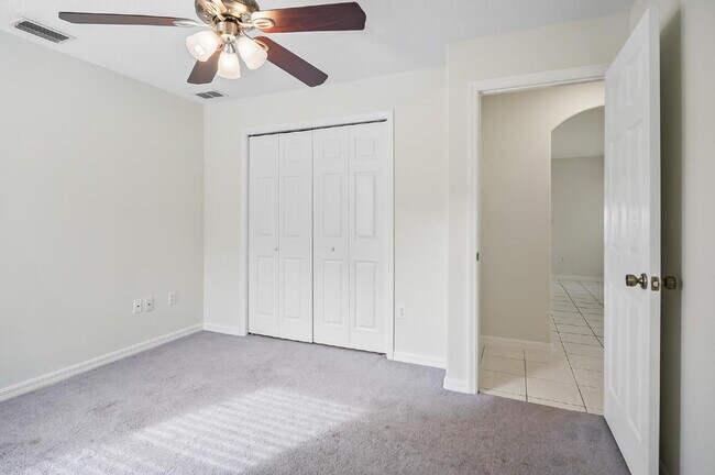 Building Photo - Palm Harbor Pool Home