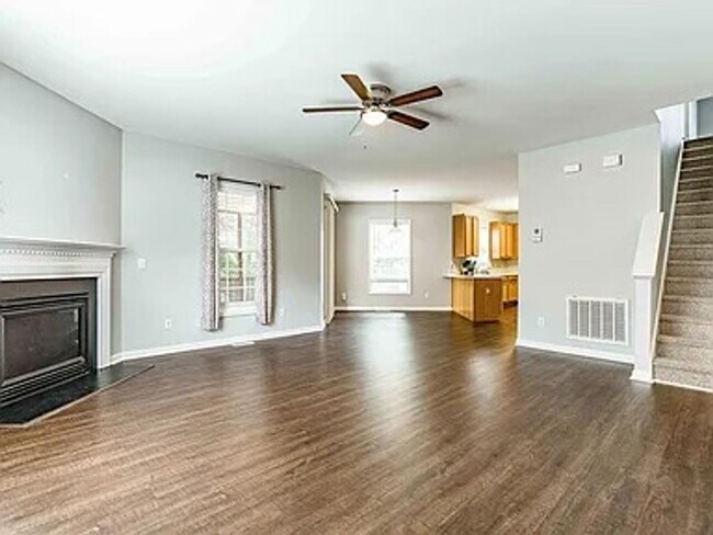 Building Photo - Stunning 4BD, 2.5BA Raleigh Home in the Prestigious Eagle Ridge Golf Community with Premier Ameni...