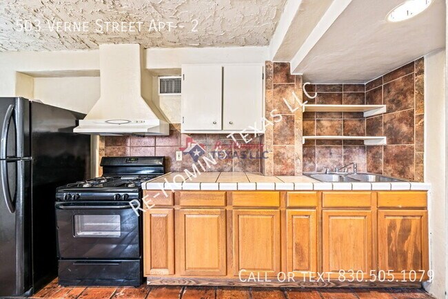 Building Photo - 503 Verne St