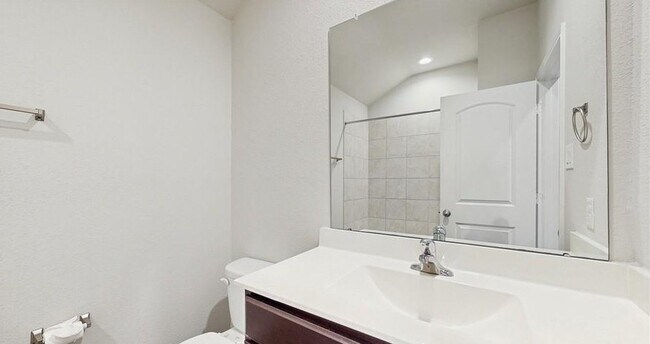 Building Photo - 18277 Eaton Mill Dr