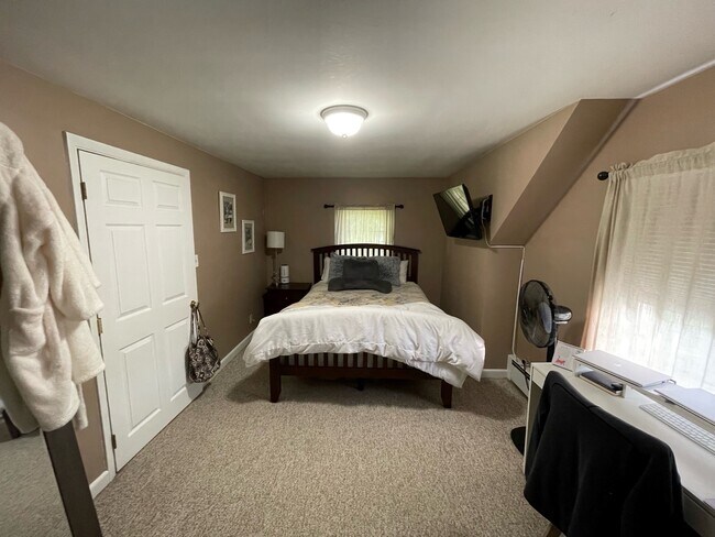 Bedroom - 59 Maybrook Ave