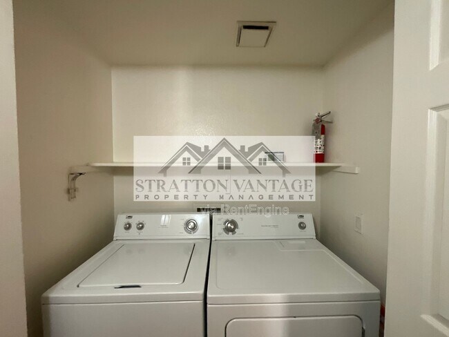 Building Photo - 1825 W Ray Rd