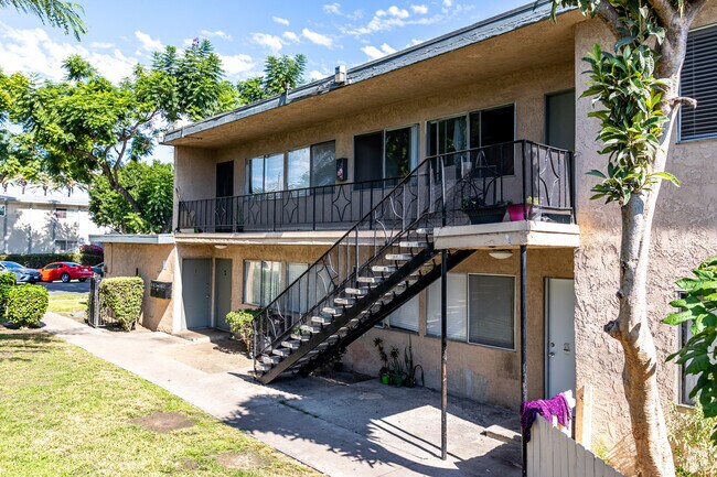 Building Photo - 134 E. Wakefield