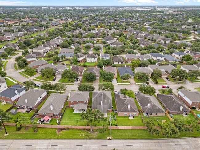 Building Photo - 2610 Cypress Springs Dr