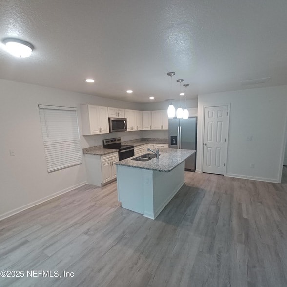 Building Photo - 4840 Kenneth St