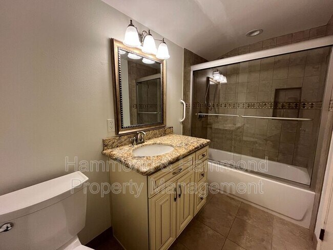 Building Photo - 3804 Mainsail Cir