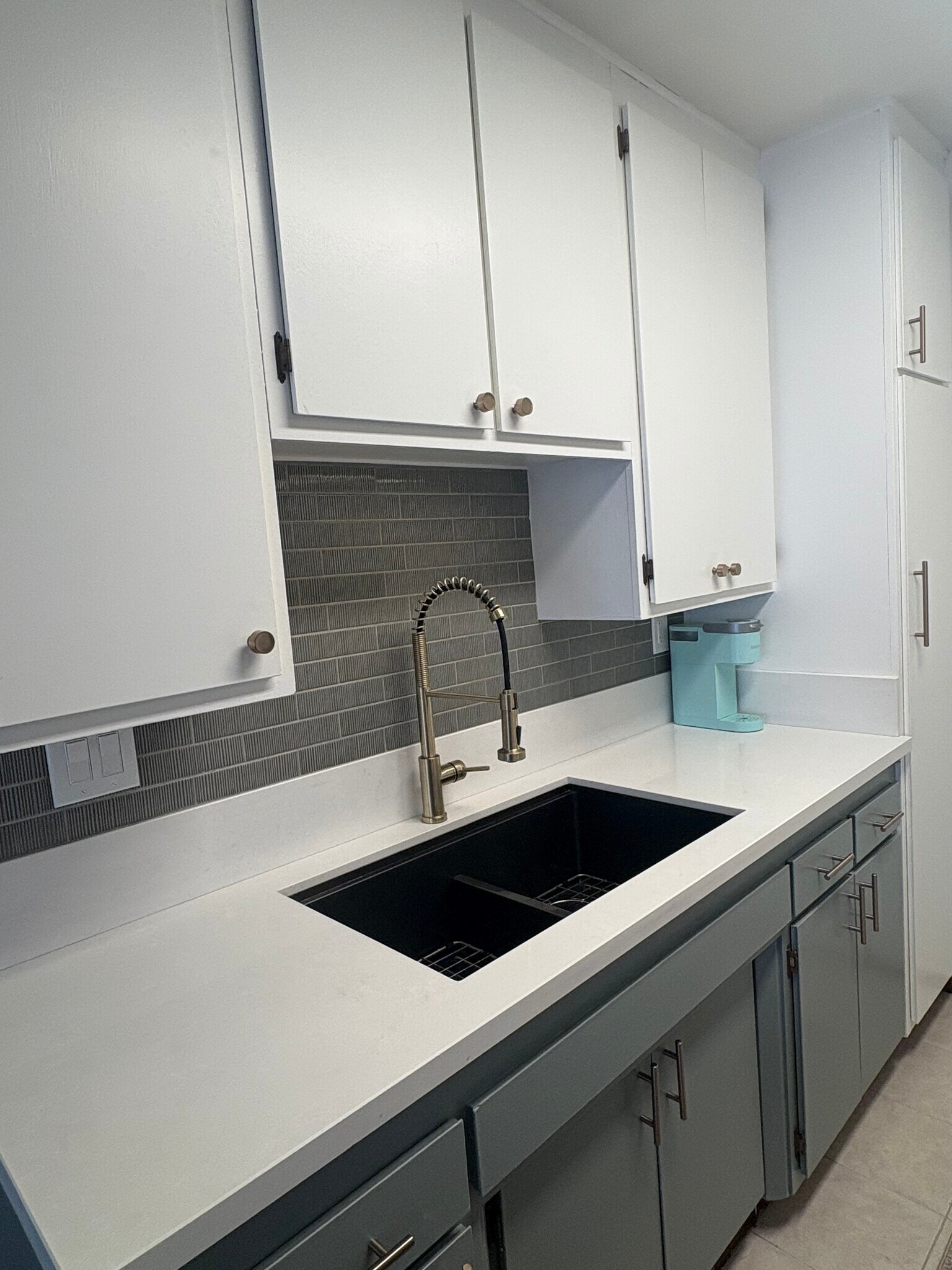 Building Photo - 4855 Cole St