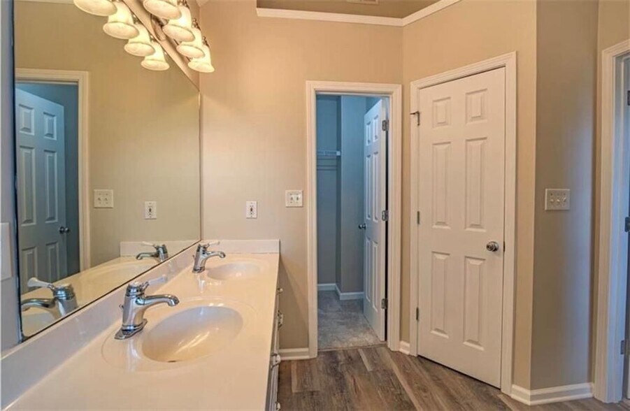 Building Photo - 108 Riley Way