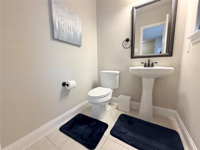 Building Photo - 305 Tottenham Ct