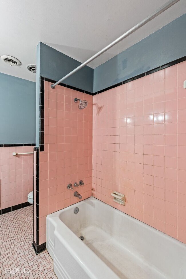 Building Photo - Home For Rent!