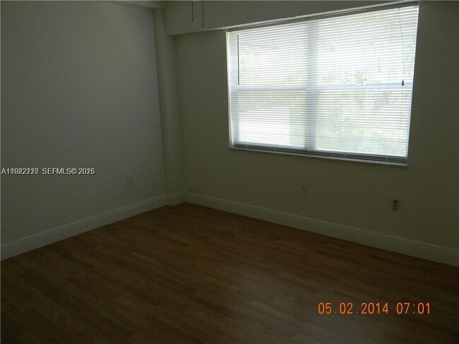 Building Photo - 16508 NE 26th Ave