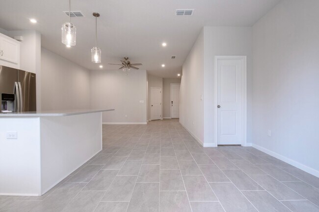 Building Photo - Stunning 3 Bed Townhouse for Rent in Lakewood Ranch! Spacious, Modern, and Move-In Ready!