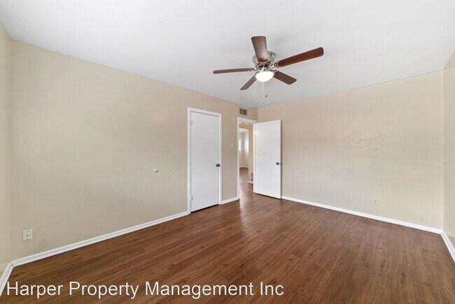 Building Photo - 2 br, 1 bath House - 235 W Silver Sands Dr #8