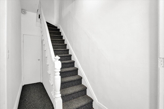 Building Photo - 1314 Paterson Plank Rd