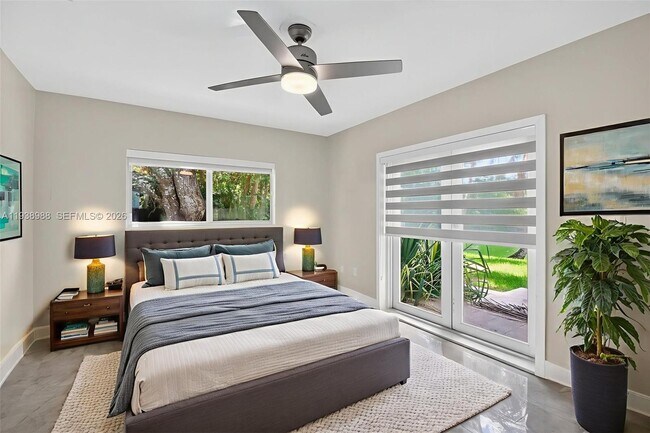 Building Photo - 6090 SW 63rd Ave