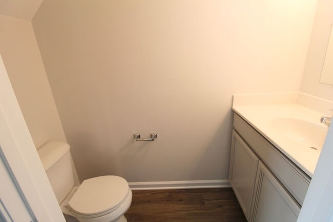 Building Photo - Spacious 3-Bed, 2.5-Bath Townhome Availabl...