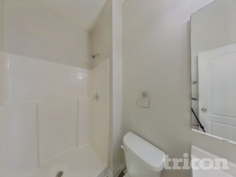 Building Photo - 5530 Sycamore Canyon Dr