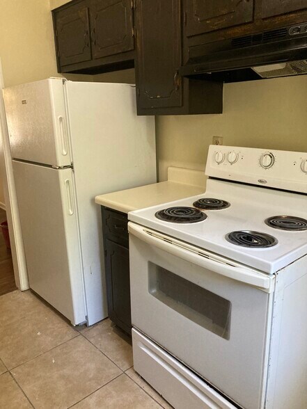 Building Photo - 80 Rushwood Dr