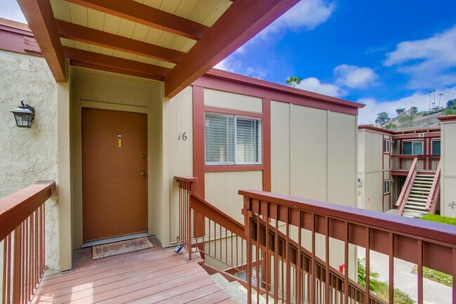 Building Photo - Spacious 3 Bedroom Condo Available for Move In May 1st
