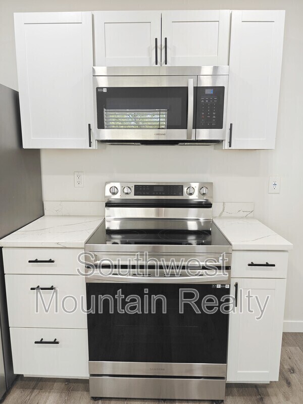 Building Photo - 7405 N 62nd Ave