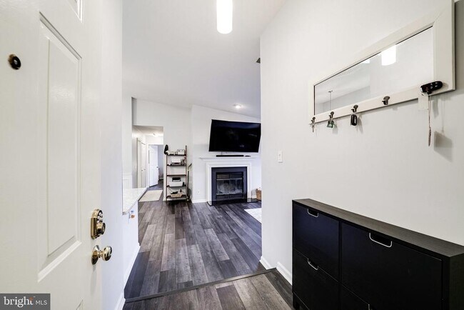 Building Photo - 7510 Ashby Ln