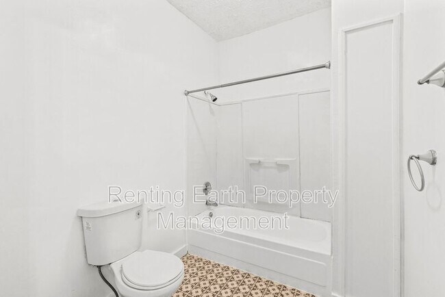 Building Photo - 4732 Court S