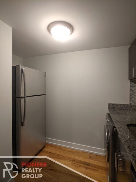 Building Photo - 2822 N Mildred Ave