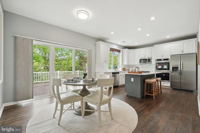 Building Photo - 51 Knickerbocker Ln