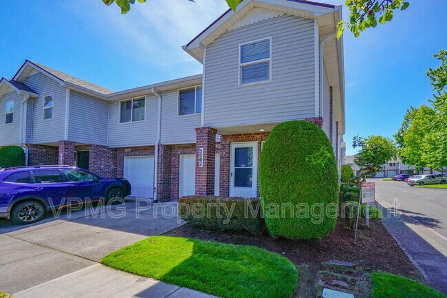 Building Photo - 5502 NE 89th Ave
