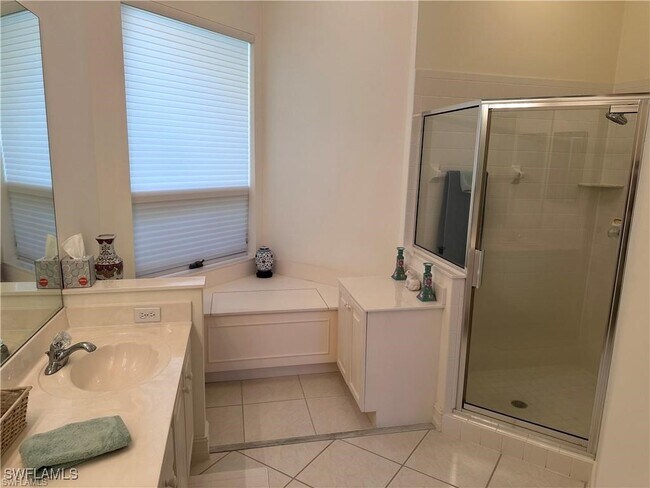 Building Photo - 3400 Riviera Lakes Ct