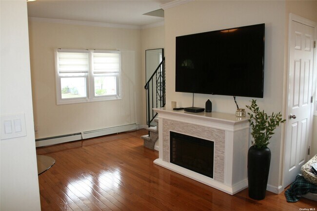 Building Photo - 540 Oakley Ave