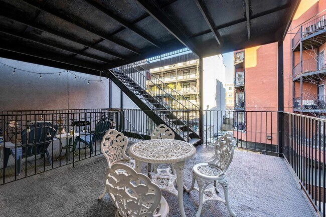 Building Photo - 107 Harrison St