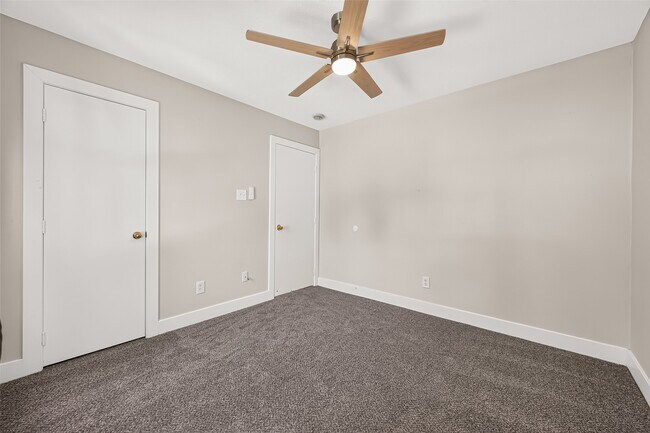 Building Photo - 18174 Woodsdale Ct
