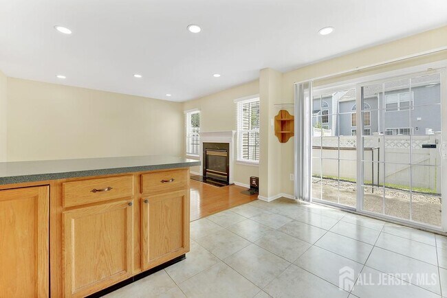 Building Photo - 102 Berkshire Dr