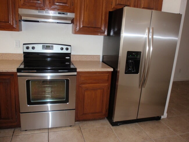 Building Photo - COMING SOON: Three Bedroom Home for Rent