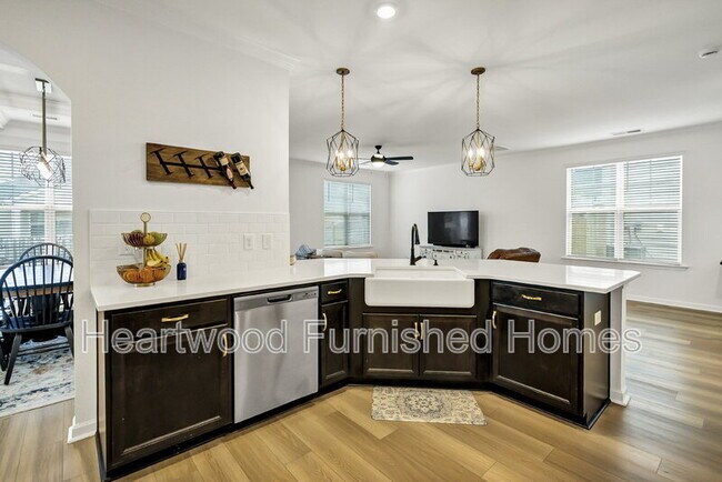 Building Photo - 924 Windchase Wy