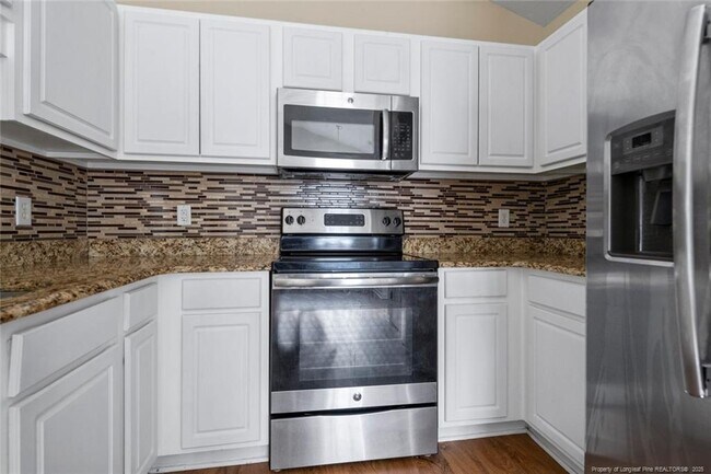 Building Photo - 465 Northwoods Dr