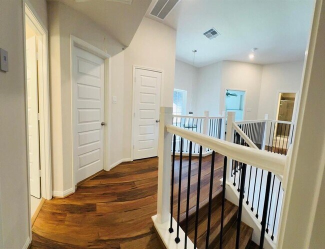 Building Photo - 3314 Dry Creek Dr