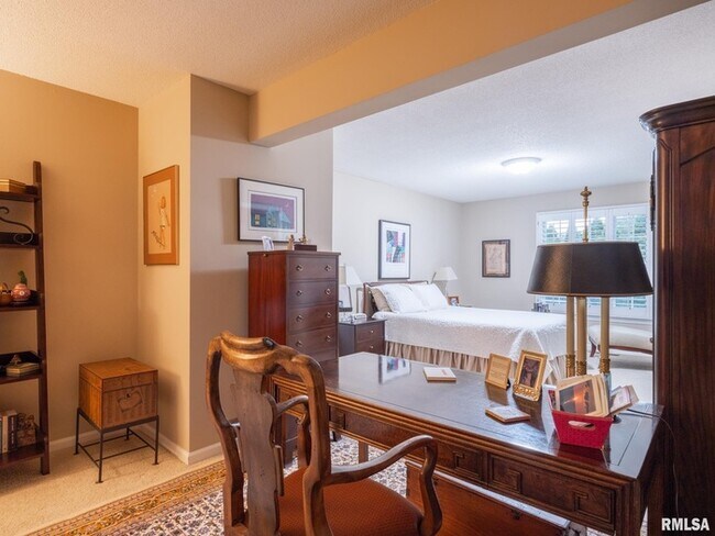 Building Photo - Well maintianed 2bedr 2bath Peoria Condo