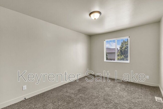 Building Photo - 109 S 1125 W