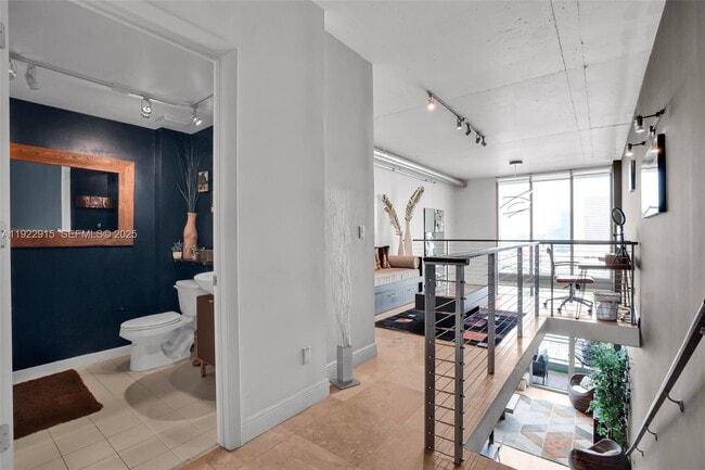 Building Photo - 690 SW 1st Ct