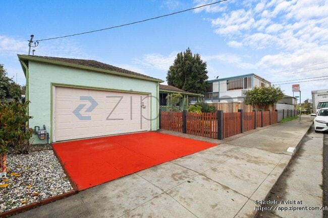 Building Photo - 3606 Barrett Ave