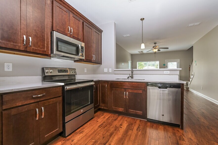 Building Photo - 8809 Cressent Glen Ct