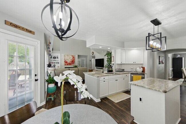 Building Photo - 2641 Springhaven Dr