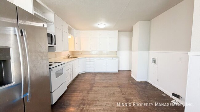 Building Photo - 2420 33rd St