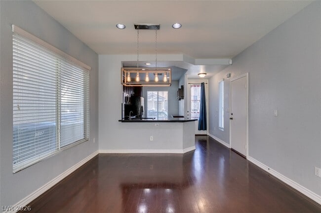 Building Photo - 8233 Shaded Arbors St