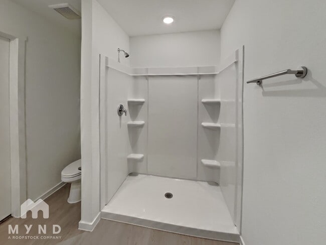Building Photo - 1262 Basswood Dr