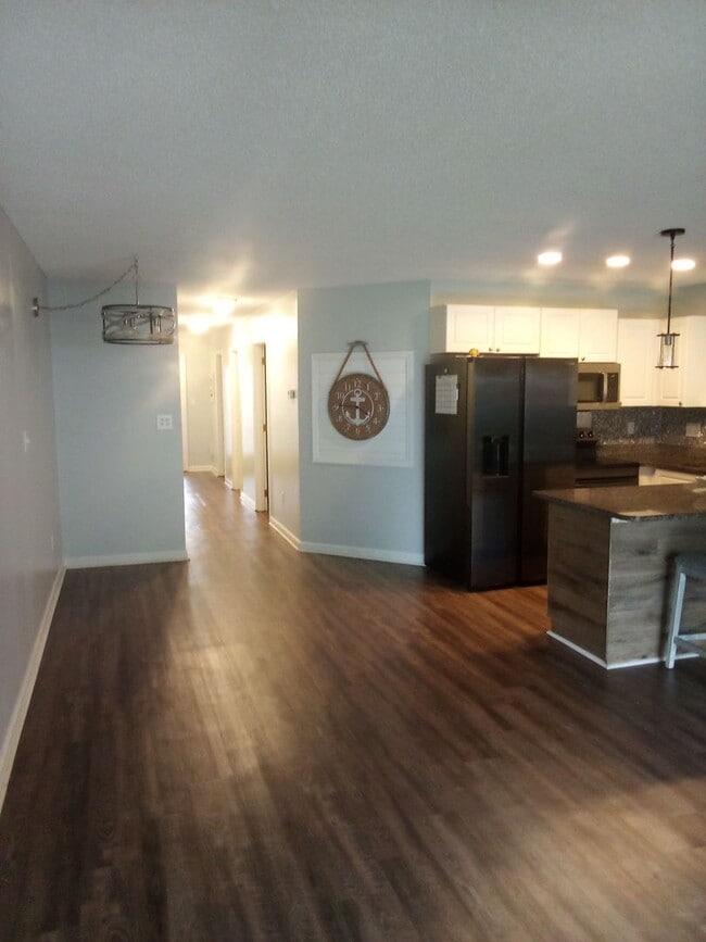 Building Photo - Golf Colony VIII