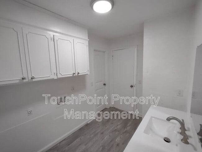 Building Photo - 1413 Phil Thurman Rd