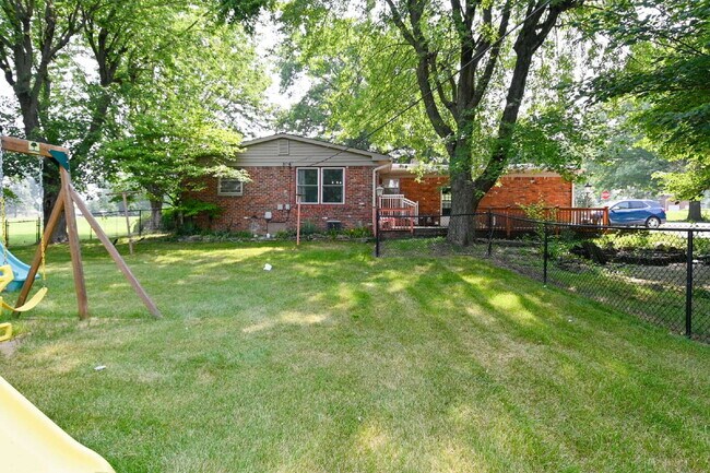 Building Photo - Charming 3-Bedroom Retreat with 2 Full Baths on South Meridian Street – 1516 Sq Ft of Comfort in ...